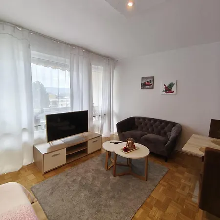 Ferienwohnung Luiza Apartment *